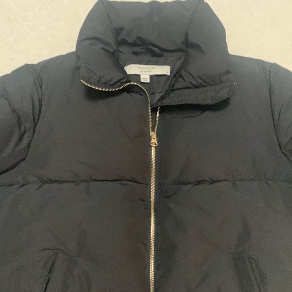Puffy coat size small - Picture 3 of 3